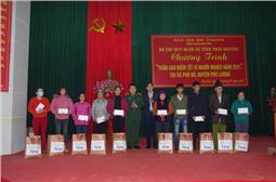 Bộ CHQS tỉnh Thái Nguyên: Tặng quà hưởng ứng “Tuần cao điểm Tết vì người nghèo năm 2021”